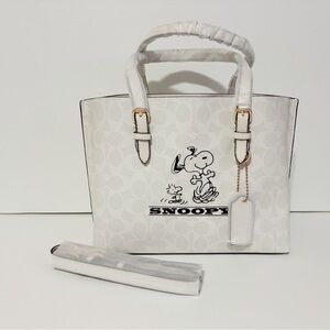 🌸New COACH x PEANUTS Chalk Molly Tote Bag 25 In Signature Canvas Snoopy Print